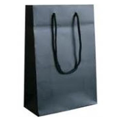Messetaschen schwarz mit langel Henkel als exclusive Papiertragetasche bedruckbar